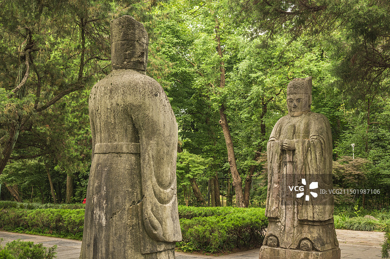 南京明孝陵春日晨曦中的神像道石像图片素材