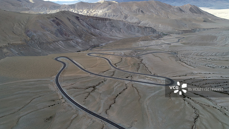 札达出来的拐拐路图片素材