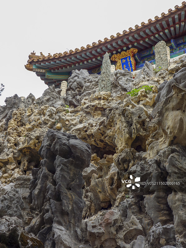 北京故宫御花园假山石头景观仰视图图片素材