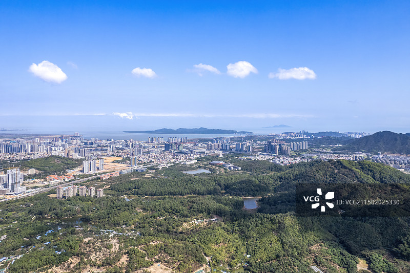 珠海高新区淇澳岛和城市晴朗时航拍图片素材