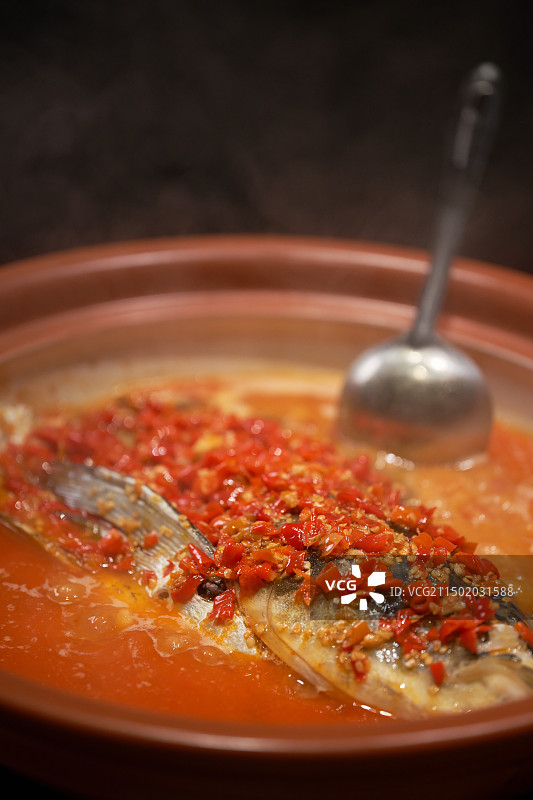 湘菜剁椒鱼头火锅图片素材