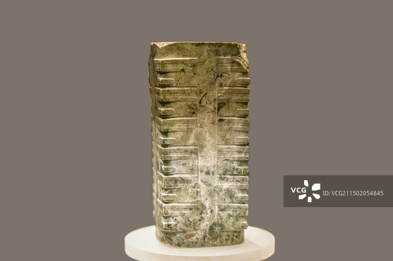 浙江省杭州市良渚博物院：神人纹多节玉琮（浙江余杭吴家埠遗址采集，中国江南水乡文化博物馆藏）图片素材