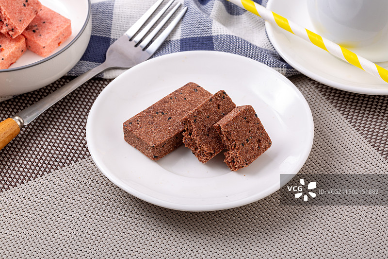 可可布朗尼谷物蛋白棒减肥代餐能量棒图片素材