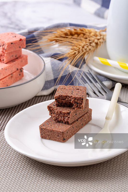 可可布朗尼谷物蛋白棒减肥代餐能量棒图片素材