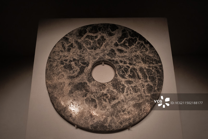 中国国家博物馆藏良渚文化玉璧图片素材