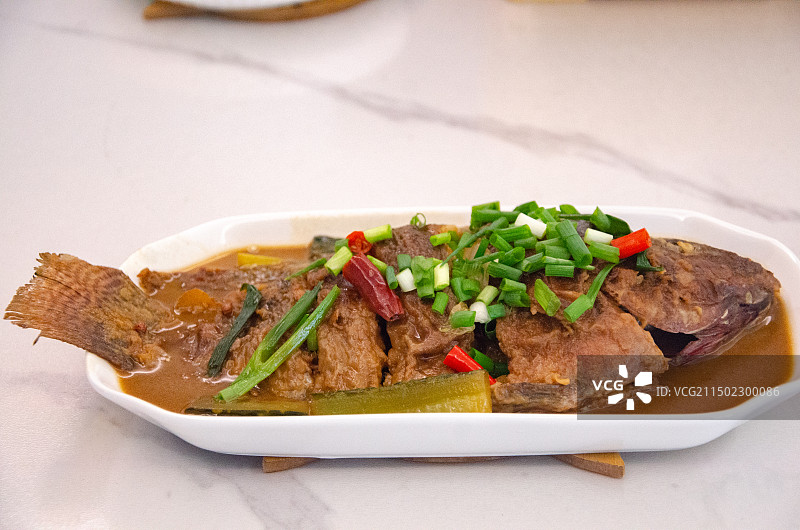 温馨家常美食——红烧罗非鱼图片素材