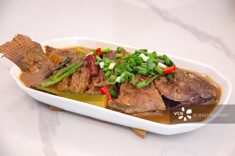 温馨家常美食——红烧罗非鱼图片素材