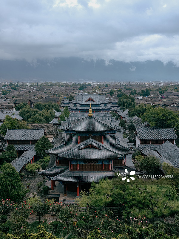 云南丽江古城木府俯瞰景色图片素材