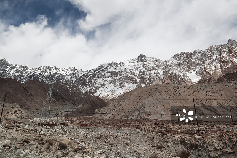 喀喇昆仑公路的雪山图片素材