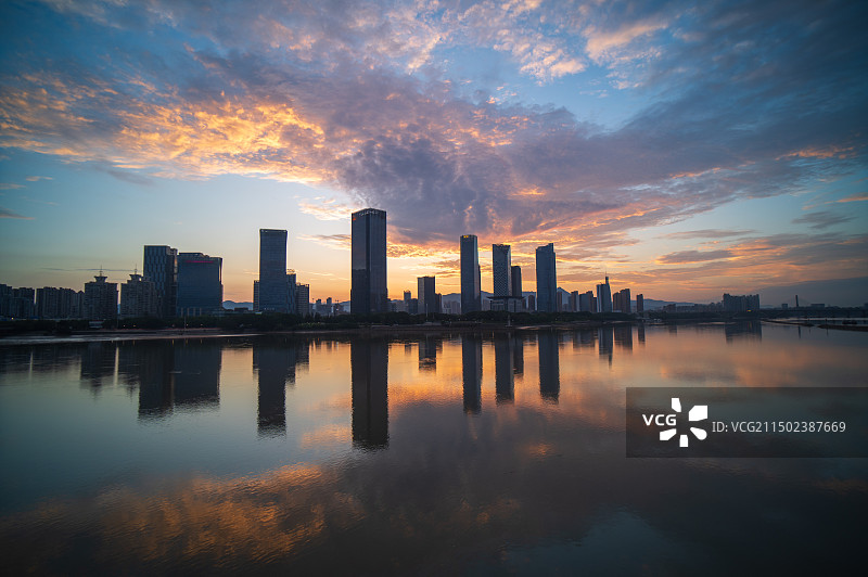 福州CBD火烧云图片素材