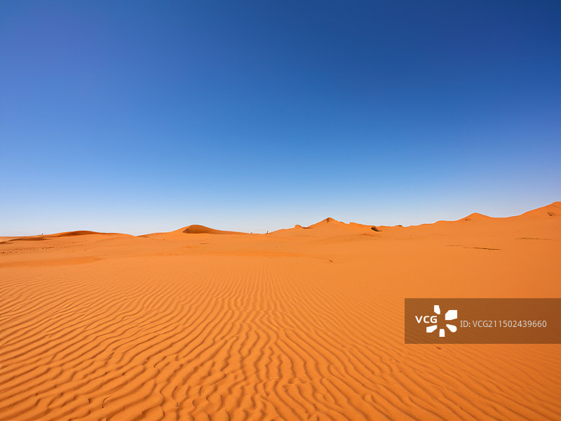 蓝天与沙丘图片素材