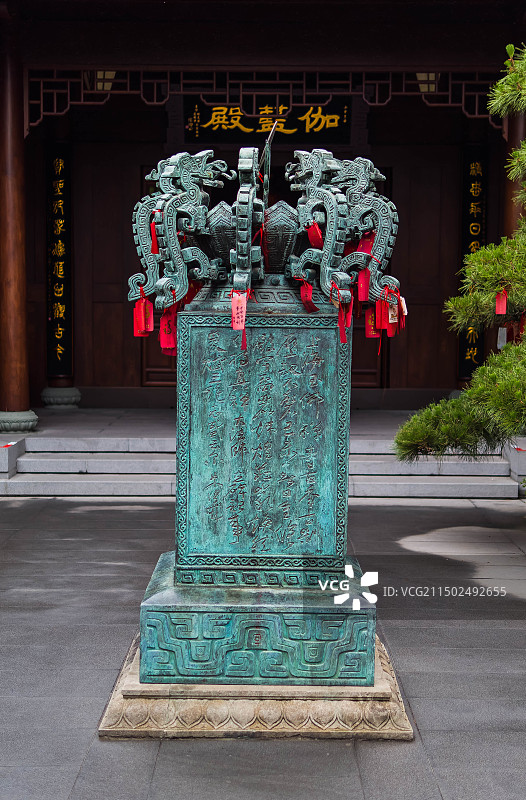 玉佛寺伽蓝殿青铜器图片素材
