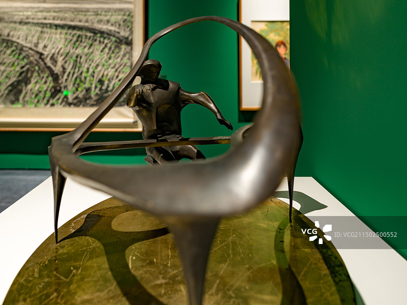 广州白鹅潭艺术馆中的雕像图片素材