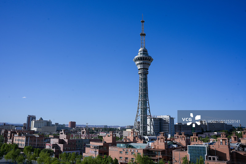 新疆喀什地标建筑昆仑塔图片素材