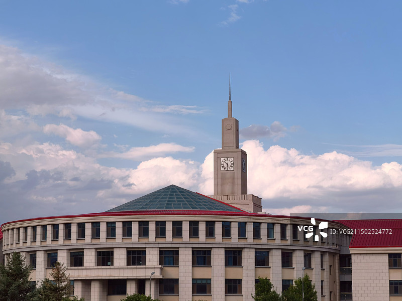 兰州大学榆中校区至公楼图片素材