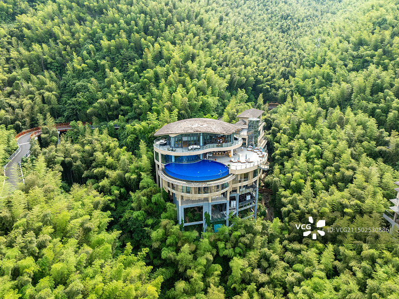 江苏省常州市溧阳南山竹海竹溪谷御水温泉酒店别墅航拍风光图片素材