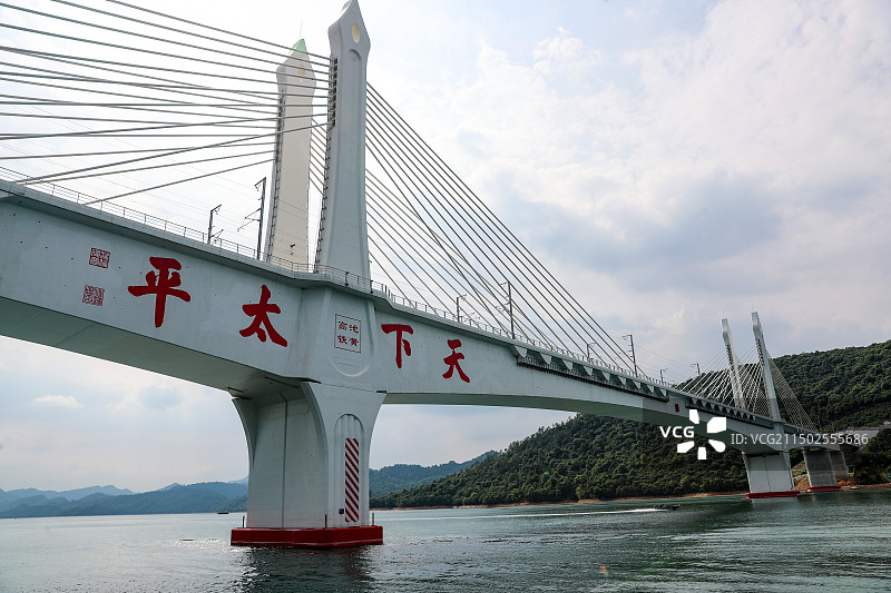 太平湖天下太平桥图片素材