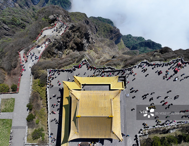 四川省乐山市峨眉山市峨眉山风景区金顶金佛普贤王菩萨万佛顶航拍图片素材