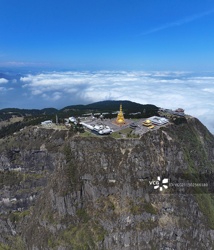 四川省乐山市峨眉山市峨眉山风景区金顶金佛普贤王菩萨万佛顶航拍图片素材