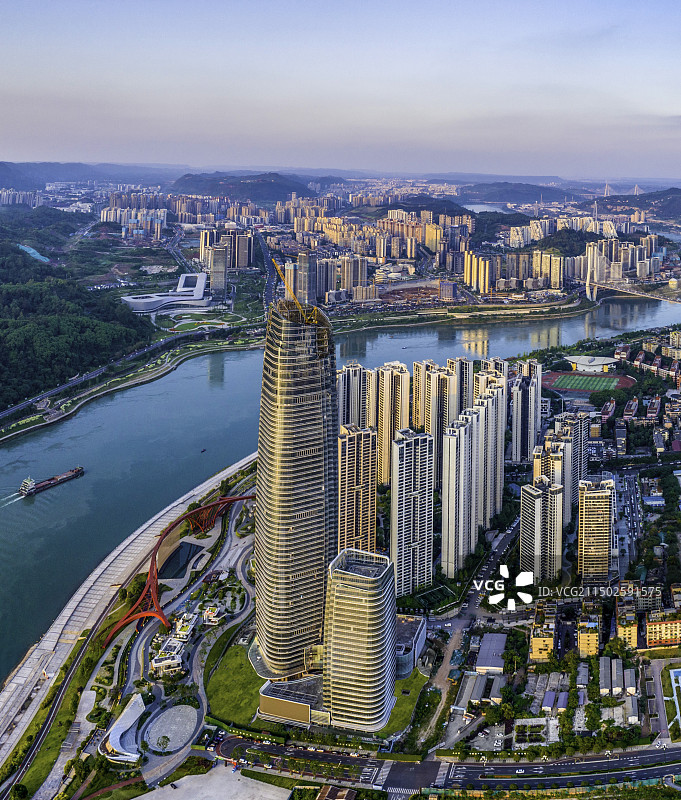 川南第一高楼·宜宾华侨城1号塔楼——四川省宜宾市城市风光图片素材