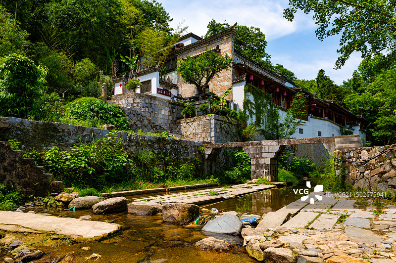 清晨的安徽宣城泾县桃花潭查济古镇许溪路图片素材