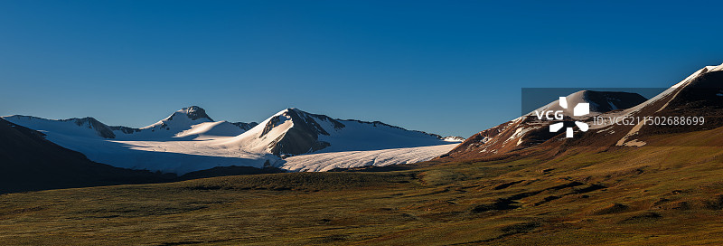 夏日唐古拉山口图片素材