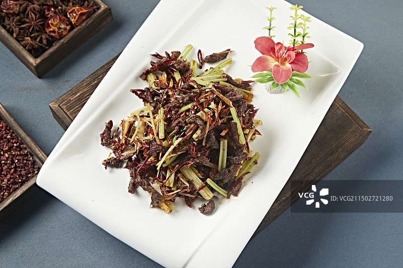 香辣干煸西芹牛肉丝图片素材