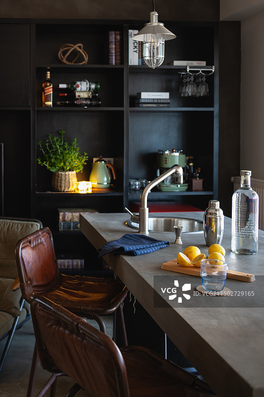 美式室内家居的吧台一角图片素材