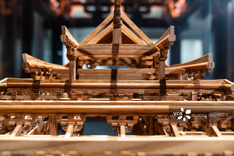 博物馆里展出的古代房屋木结构图片素材