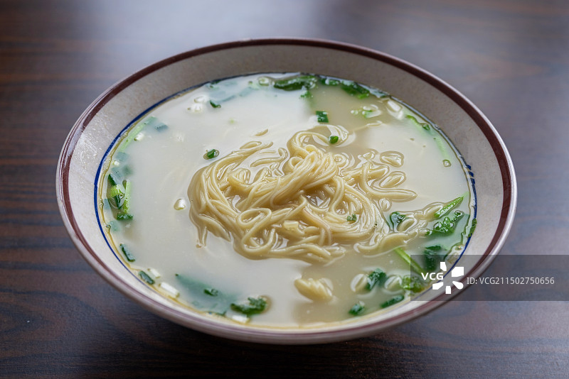 江苏无锡荡口古镇特色美食鱼汤面图片素材