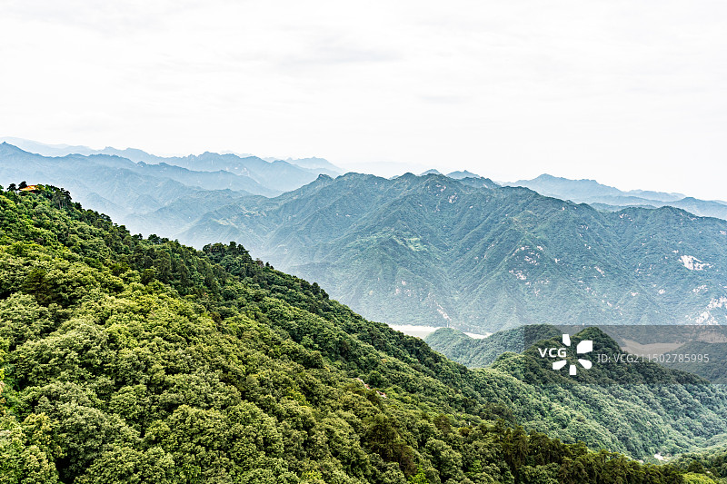 在终南山南五台远眺秦岭群山图片素材