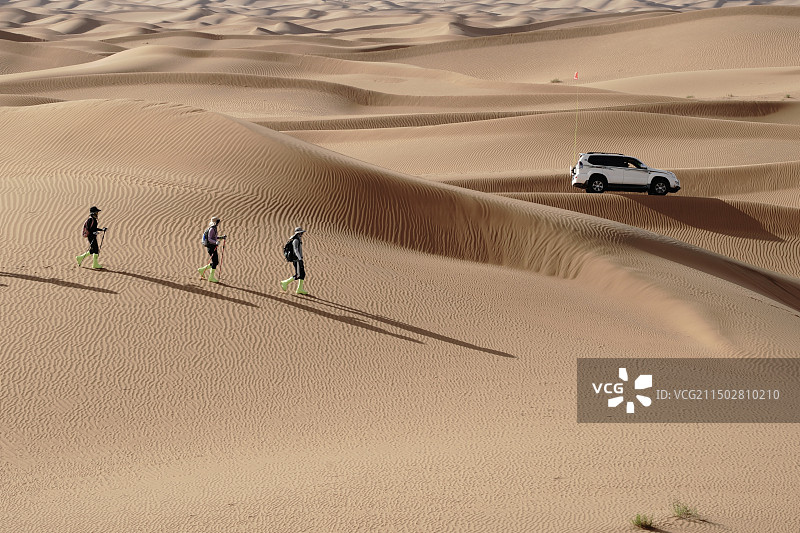 穿越腾格里图片素材