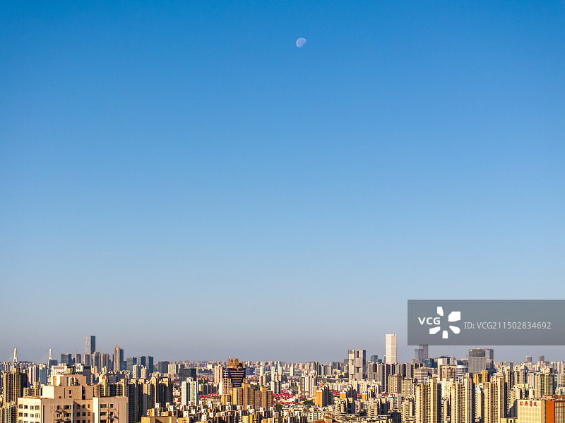 皓月当空，魔都晨晓图片素材