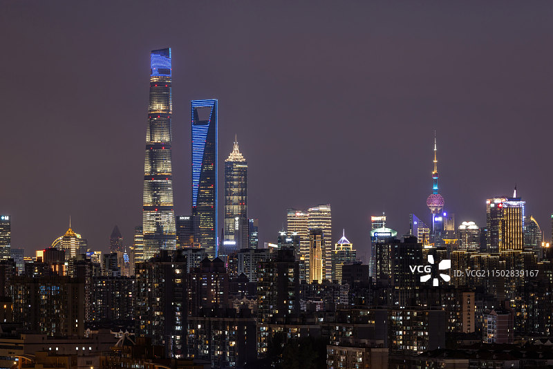 上海浦东陆家嘴高楼大厦夜景图片素材