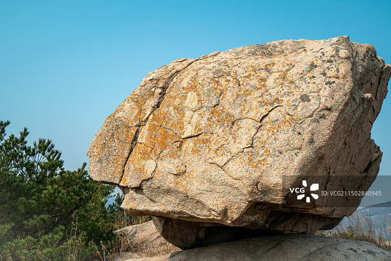 飞来石  顽石   石头图片素材