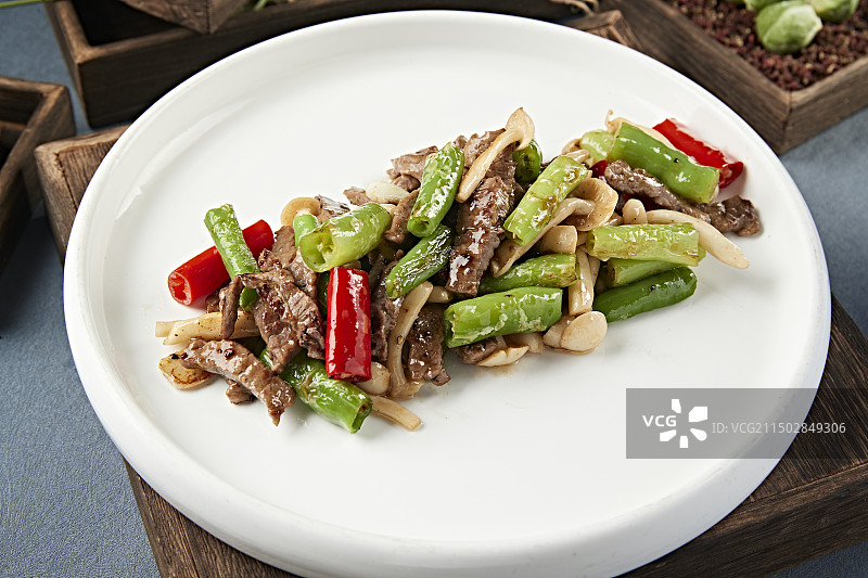 杭椒海鲜菇小炒牛柳图片素材