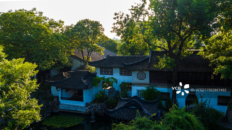 苏州古典园林涵碧山房一角图片素材