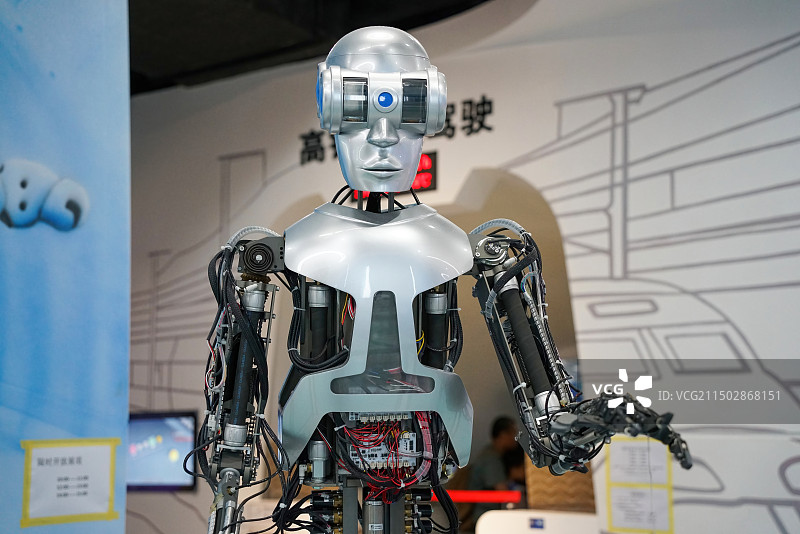 淄博科技馆里的机器人展示图片素材