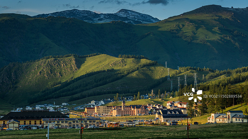 夏季夕阳下的贾登峪图片素材
