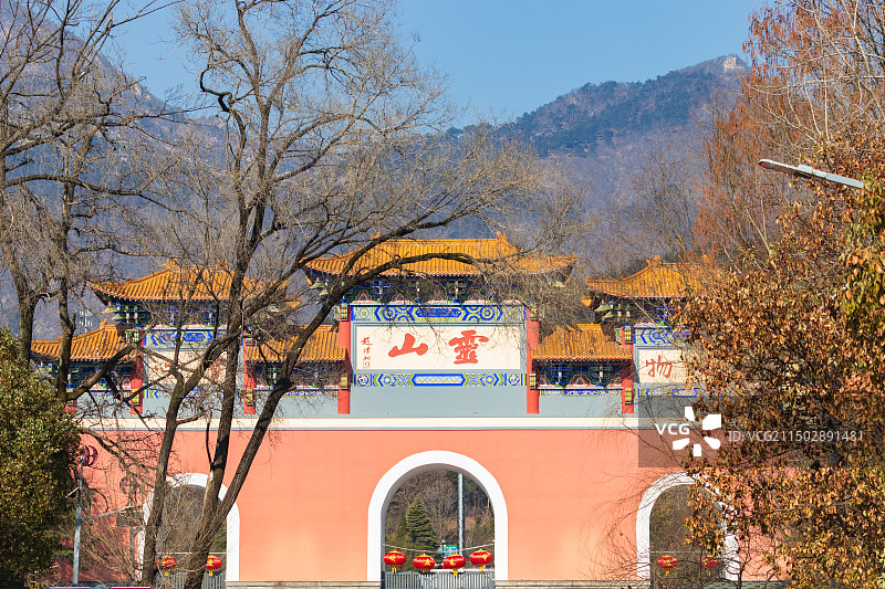 信阳灵山寺庙大门图片素材