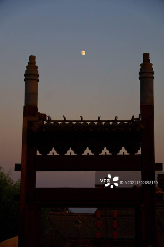夕阳下的古建筑图片素材