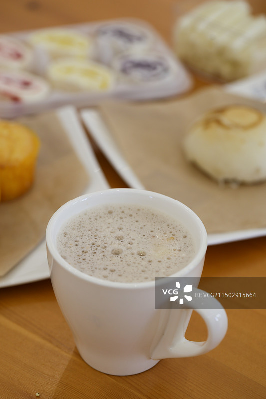 呼和浩特奶制品组图奶酪条酸马奶奶茶奶皮卷蛋糕奶皮月饼图片素材