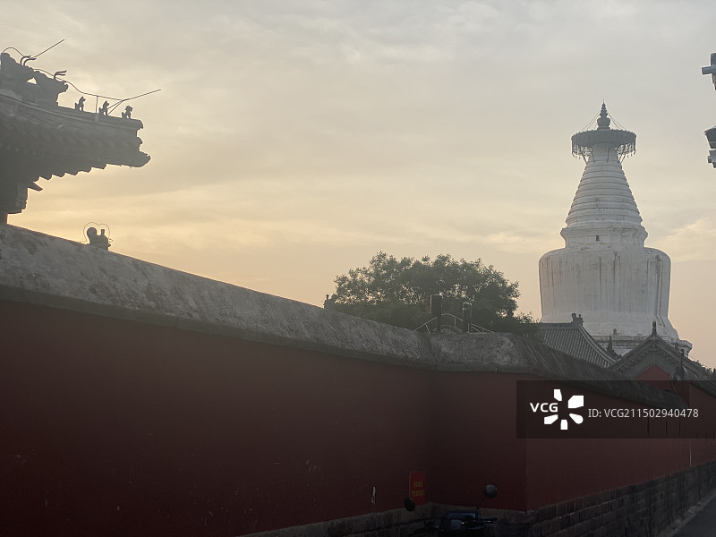 白塔暮色图片素材