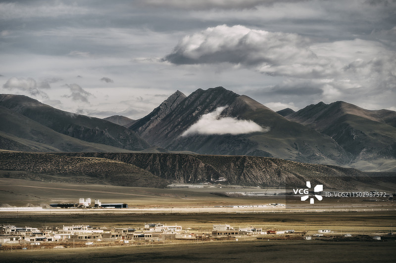 高山小镇风光图片素材