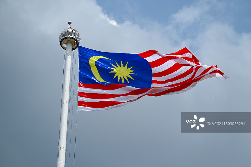 马来西亚吉隆坡独立广场飘扬的国旗图片素材