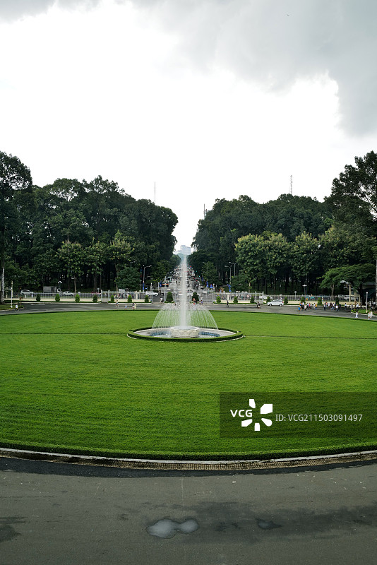 越南胡志明独立宫喷泉广场与传统城市中轴线图片素材