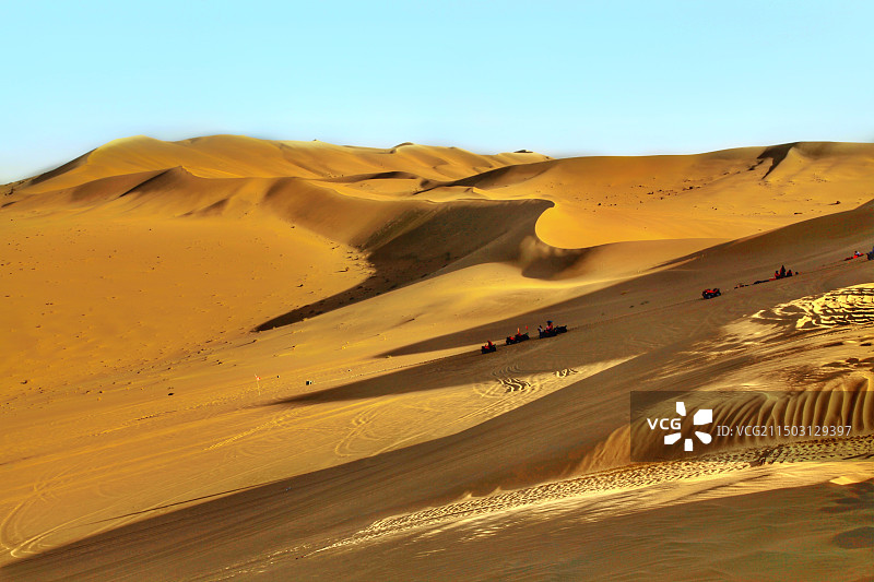 腾格里沙漠图片素材