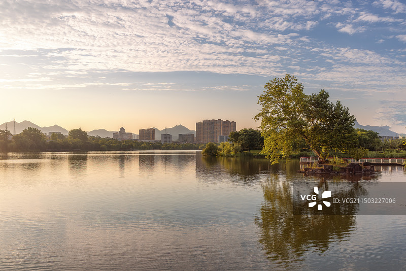 金华浦江金狮湖日落风光图片素材