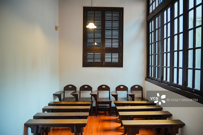 中共二大会址纪念馆平民女校旧址展厅   中国共产党第二次全国代表大会会址图片素材