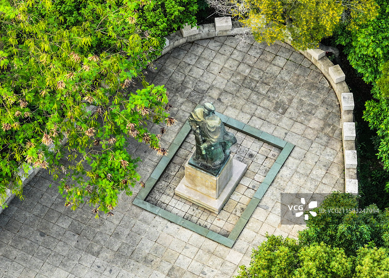 深圳赤湾左炮台林则徐铜像图片素材